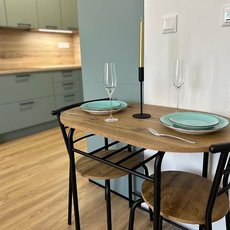 Cozy 1-Bedroom Condo Miloslavov Ngoại thất bức ảnh