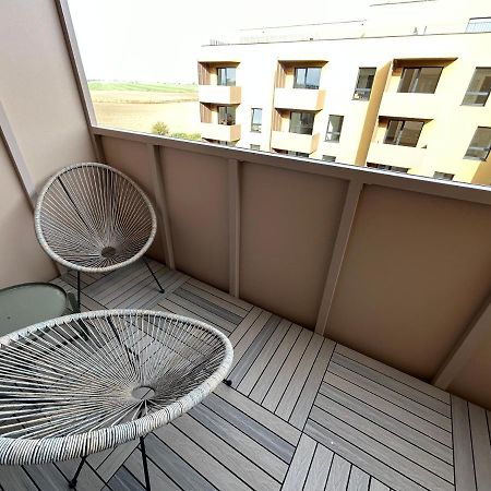 Cozy 1-Bedroom Condo Miloslavov Ngoại thất bức ảnh